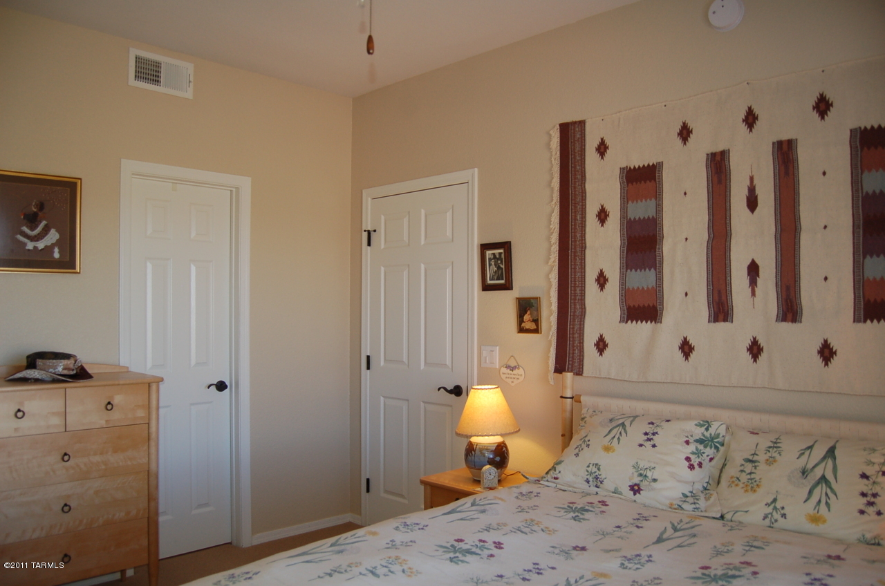 1500 E Pusch Wilderness Drive Unit: 11201