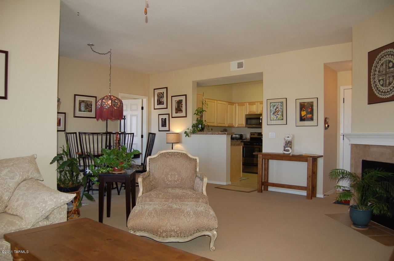 1500 E Pusch Wilderness Drive Unit: 11201