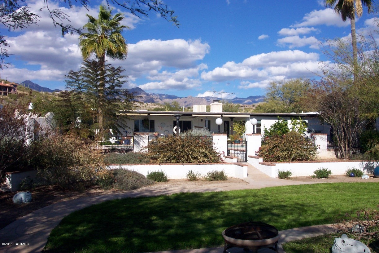 7840 E Calle De La Escarpa