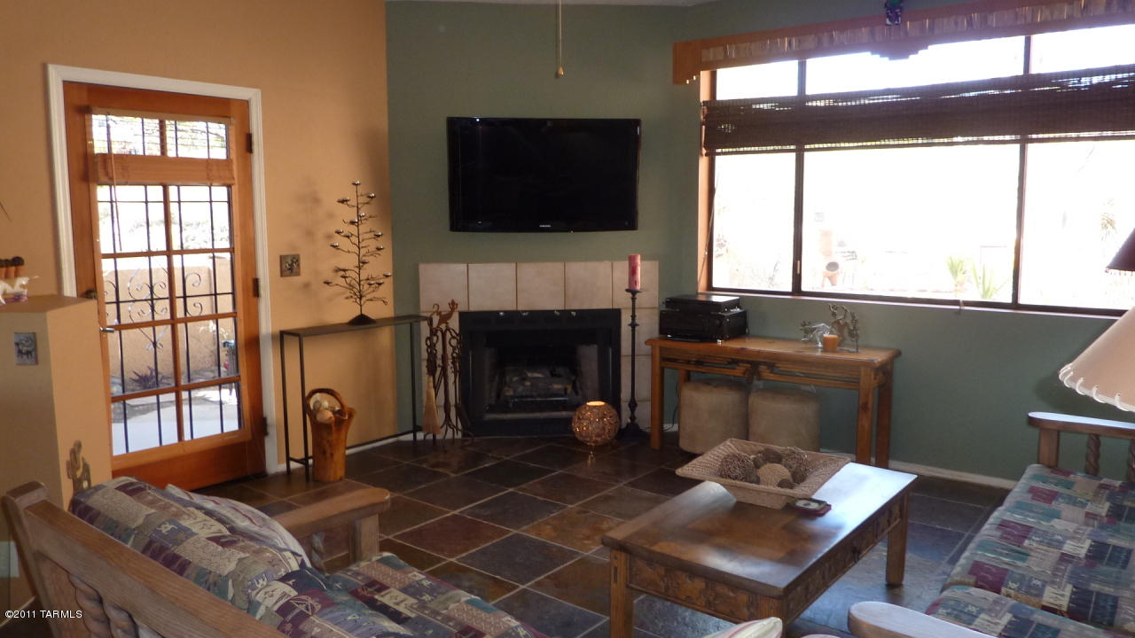 3820 N Calle Agua Verde