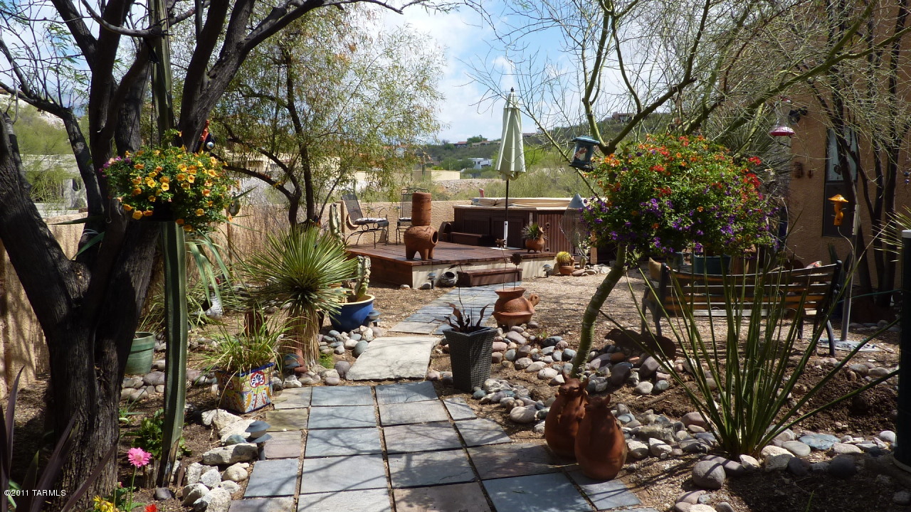 3820 N Calle Agua Verde