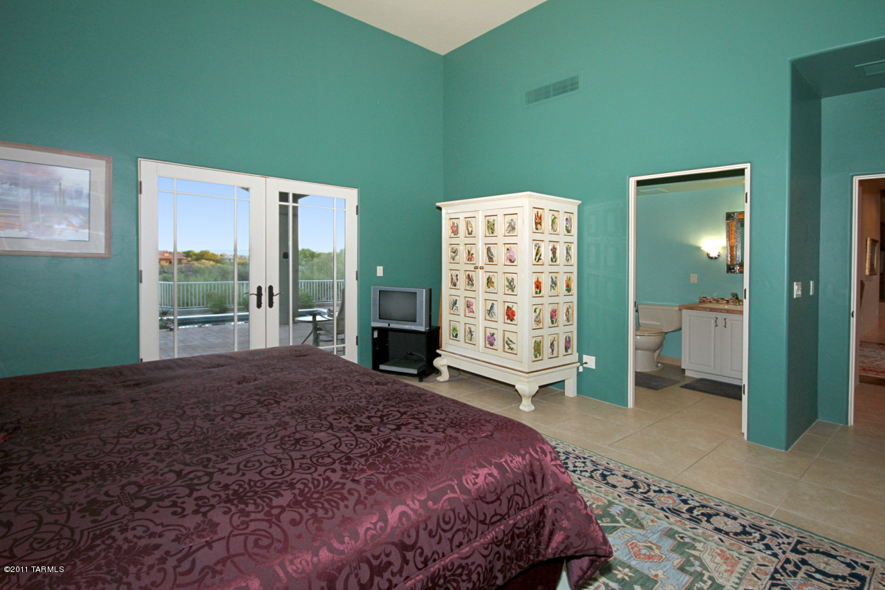 4940 N Hacienda Del Sol Road