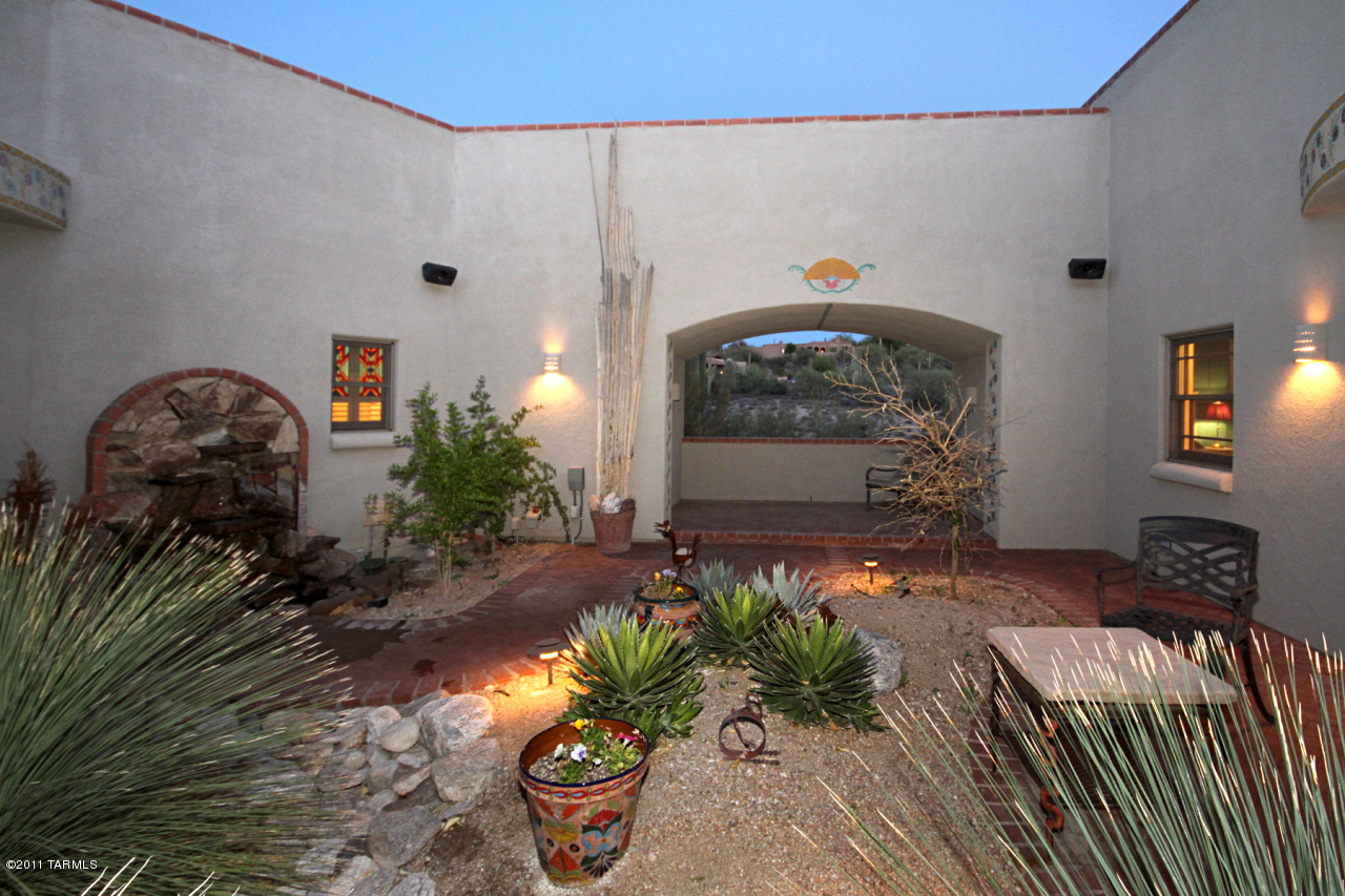 4940 N Hacienda Del Sol Road