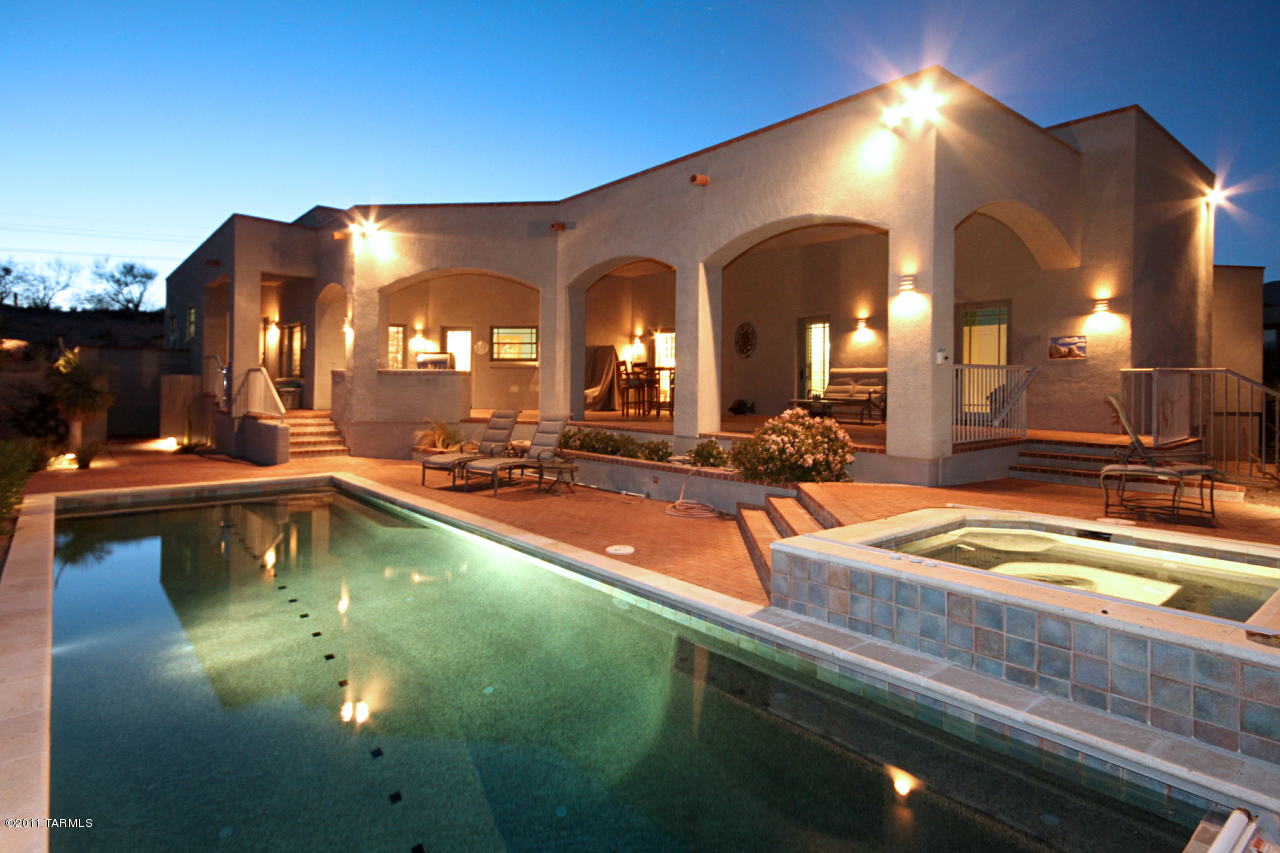4940 N Hacienda Del Sol Road