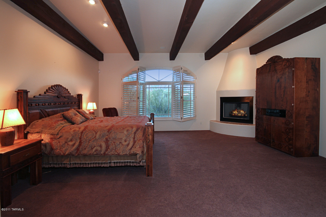 4940 N Hacienda Del Sol Road