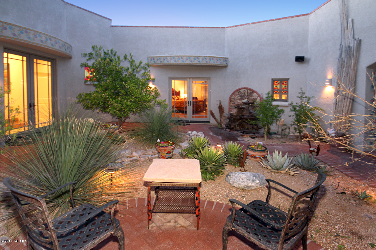 4940 N Hacienda Del Sol Road