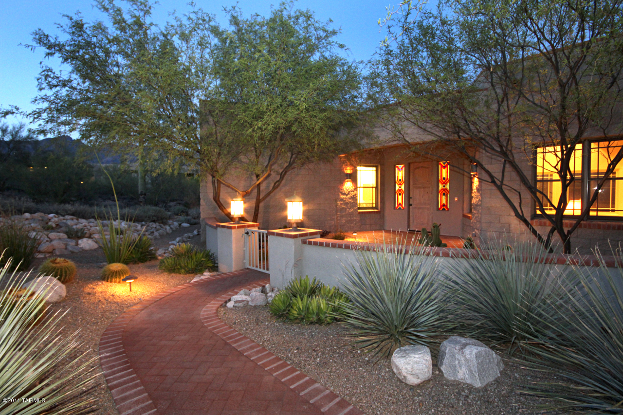 4940 N Hacienda Del Sol Road