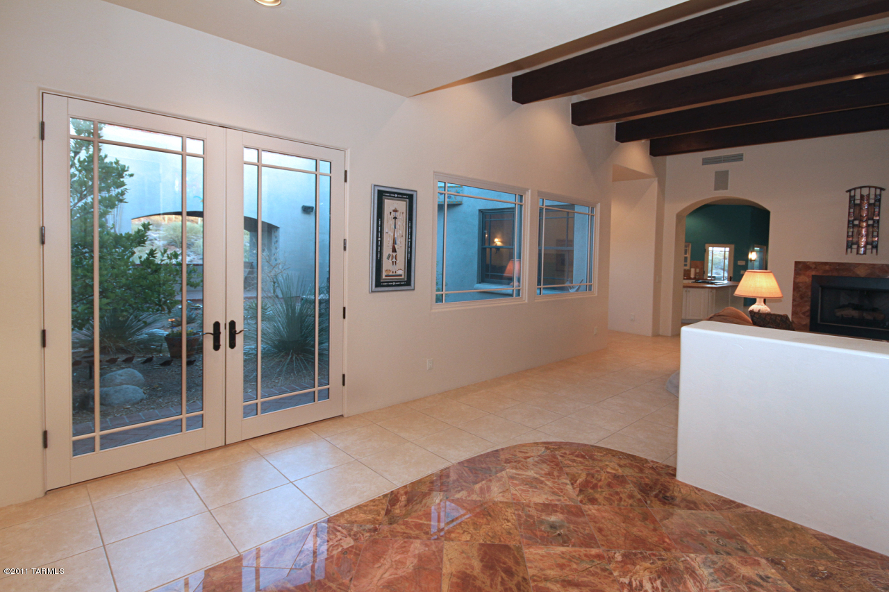 4940 N Hacienda Del Sol Road
