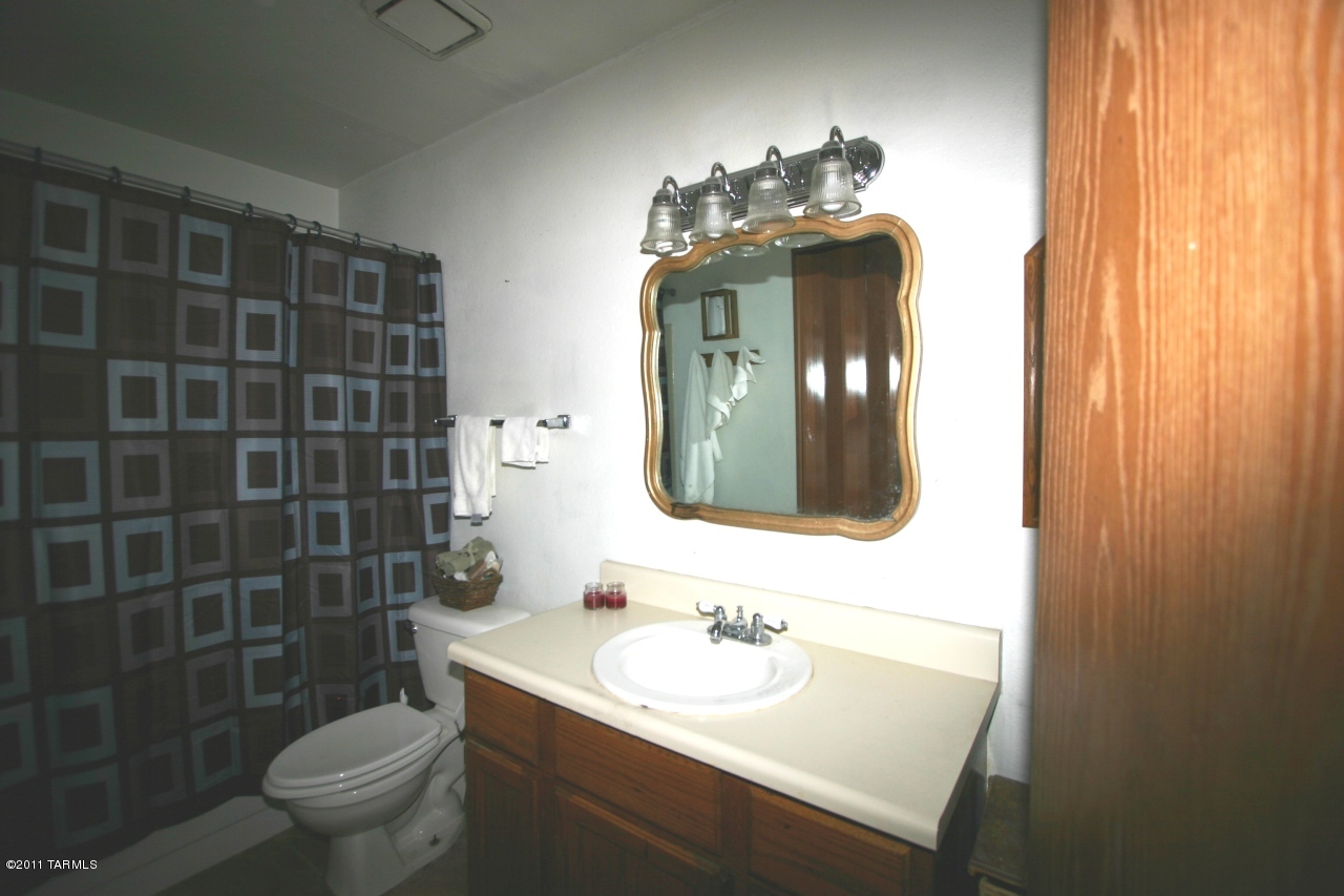 3690 N Country Club Road Unit: #1035