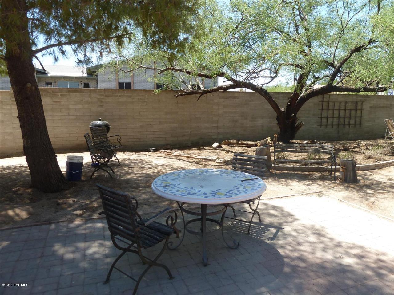 1123 E Hampton Street