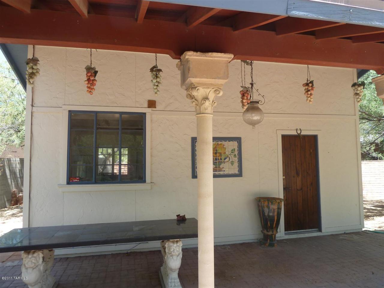 1123 E Hampton Street