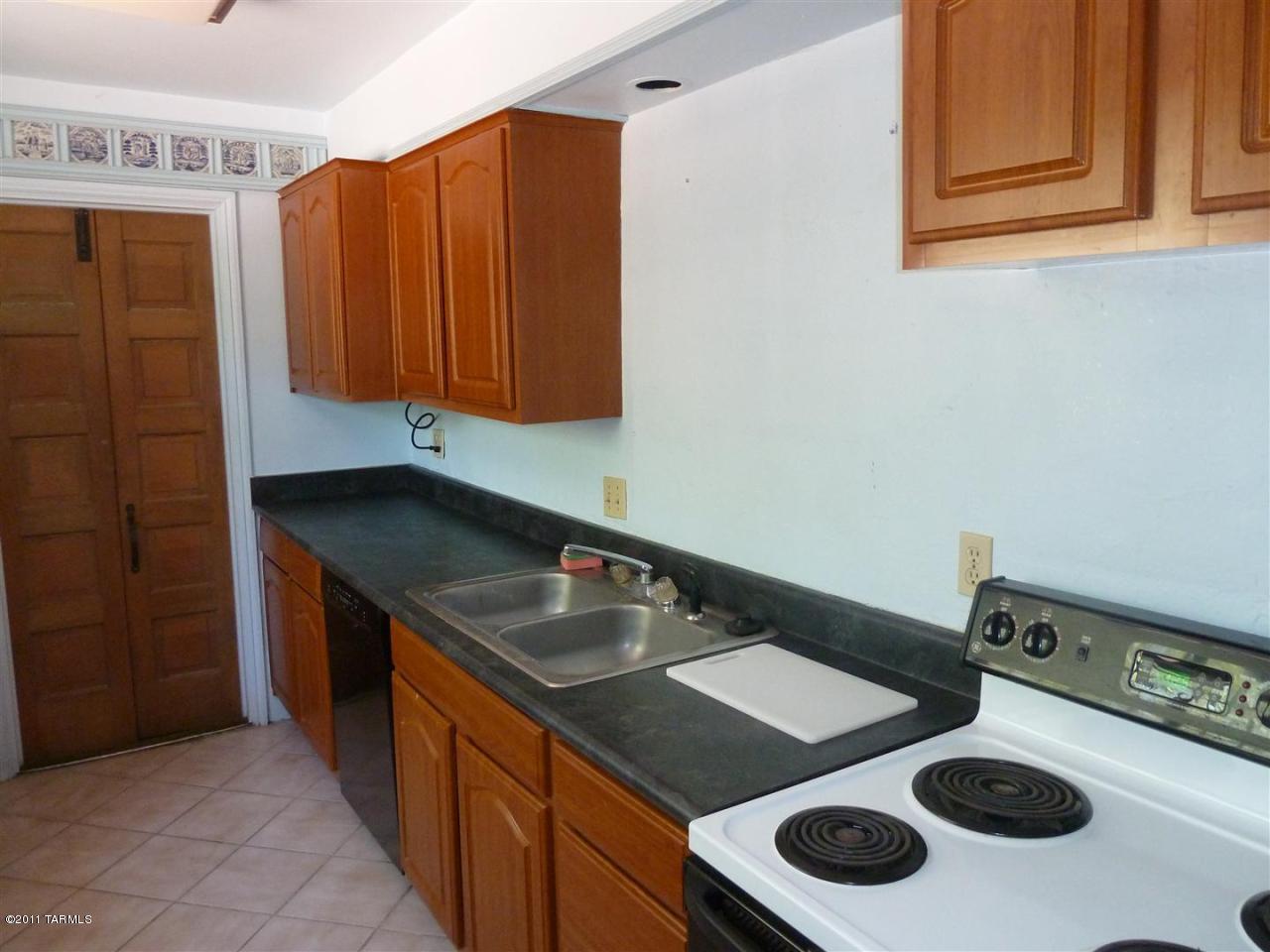 1123 E Hampton Street