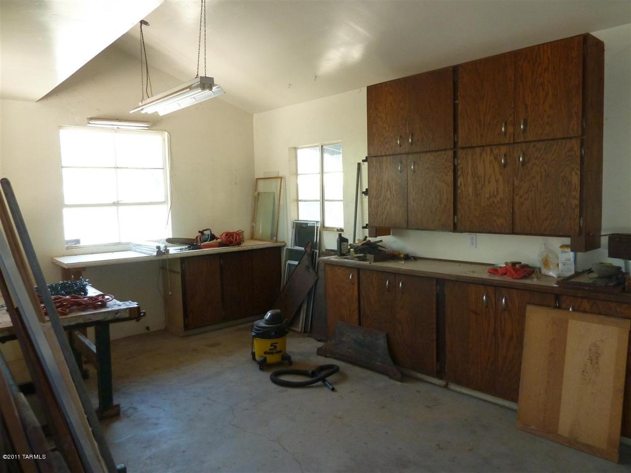 1123 E Hampton Street