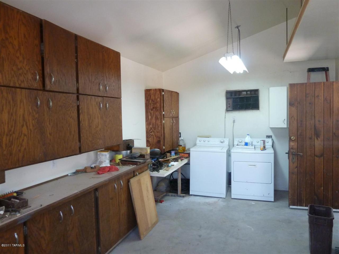 1123 E Hampton Street