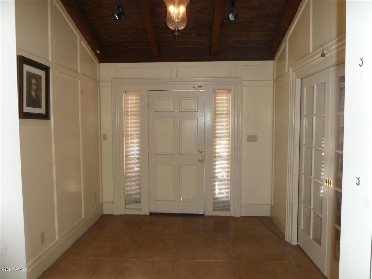 1123 E Hampton Street