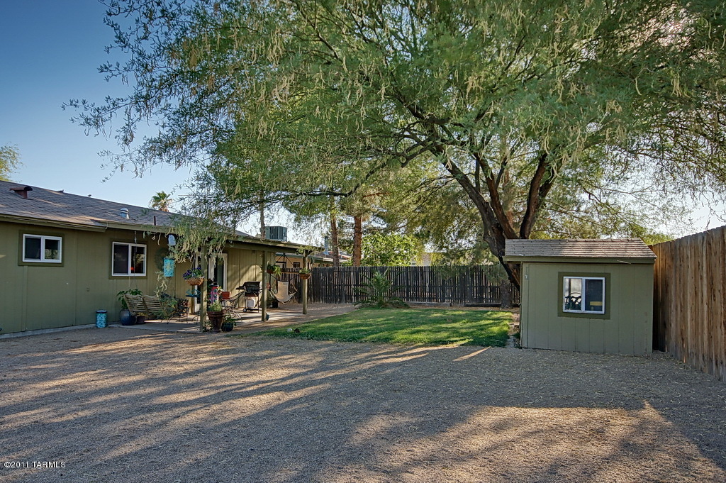 2956 W Nutmeg Drive