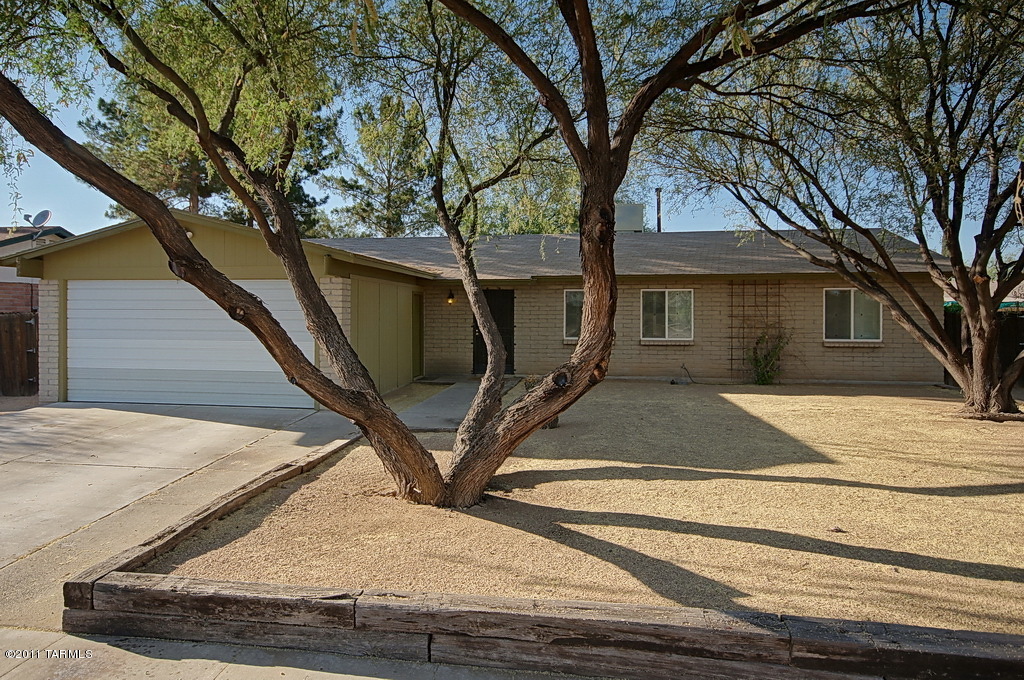 2956 W Nutmeg Drive