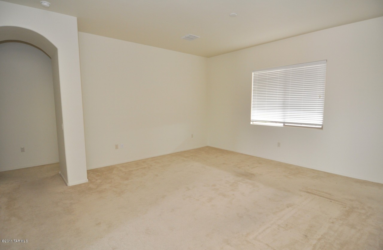 5929 S Meadow Hills Loop