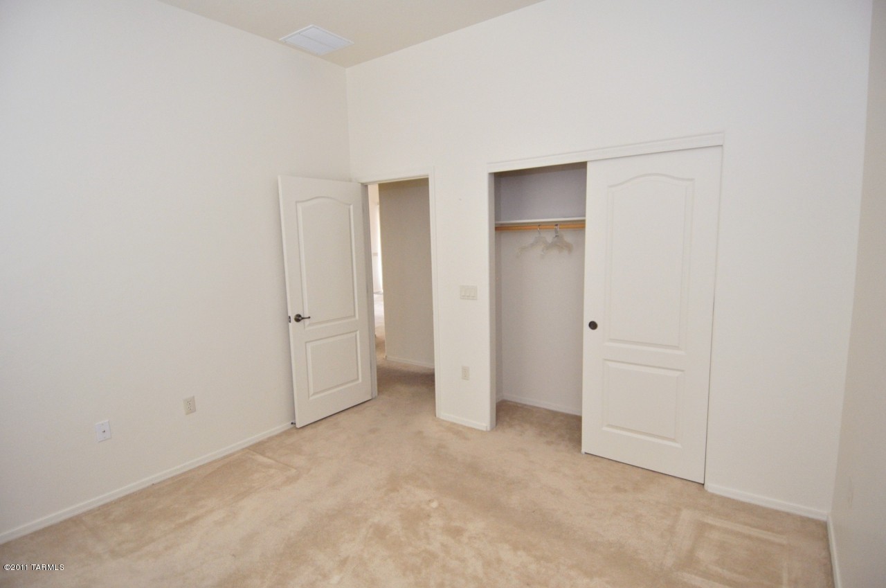 5929 S Meadow Hills Loop