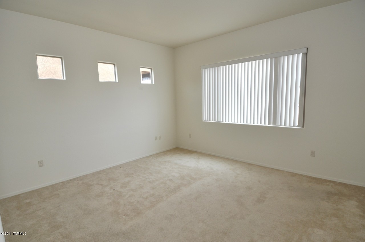 5929 S Meadow Hills Loop