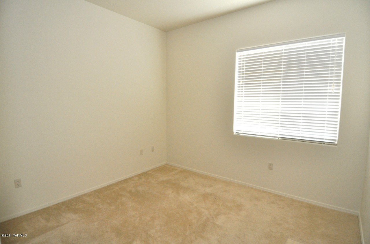 5929 S Meadow Hills Loop