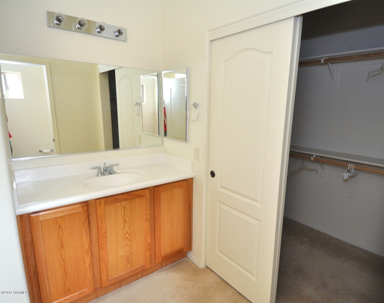 5929 S Meadow Hills Loop