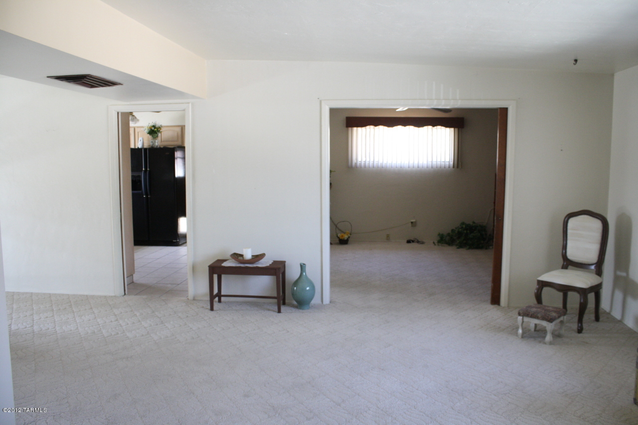 4942 E Bermuda Street