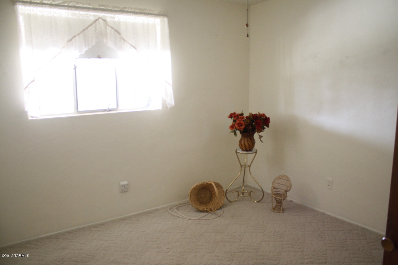 4942 E Bermuda Street