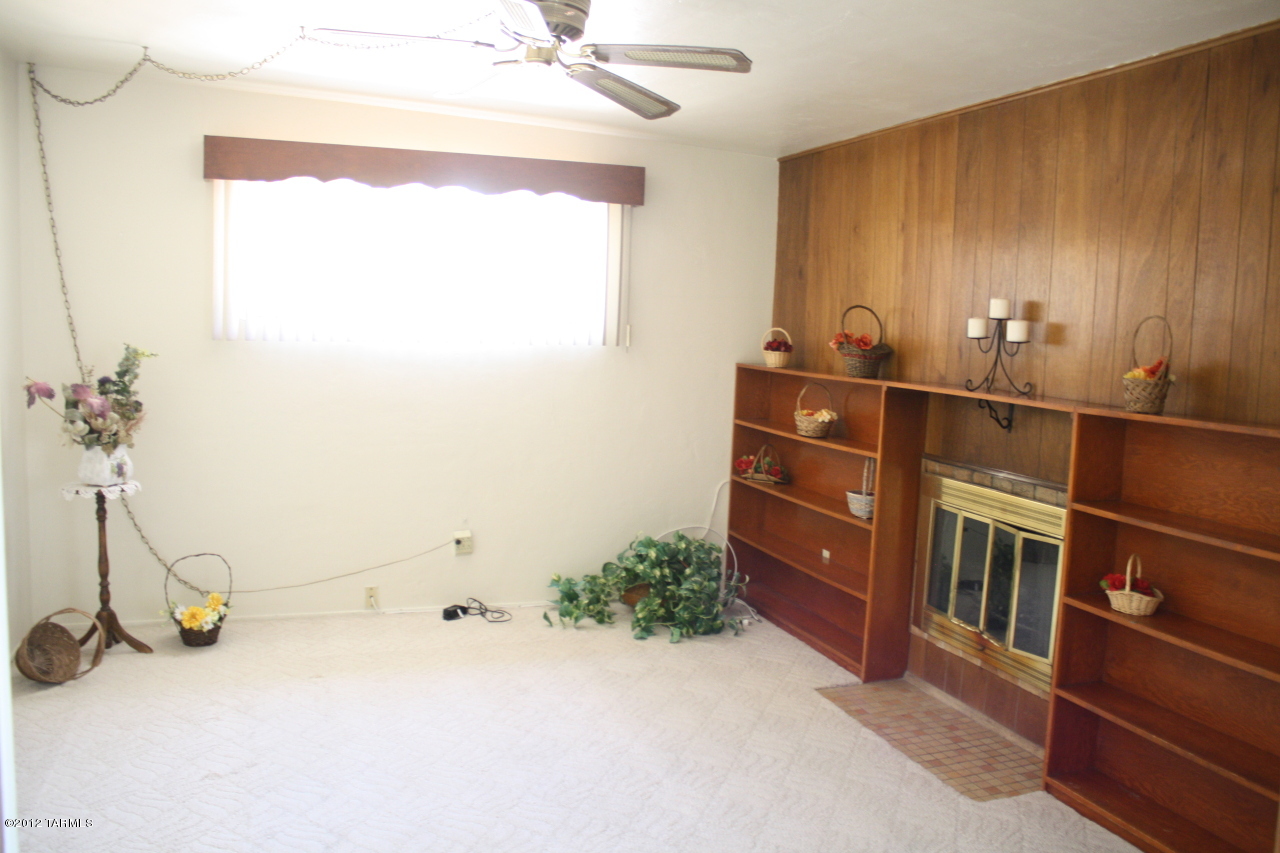 4942 E Bermuda Street