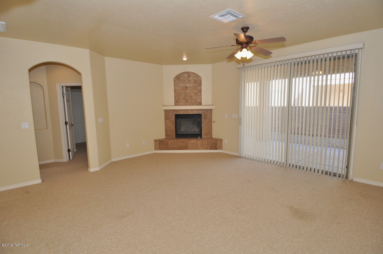 518 W Riverdale Court