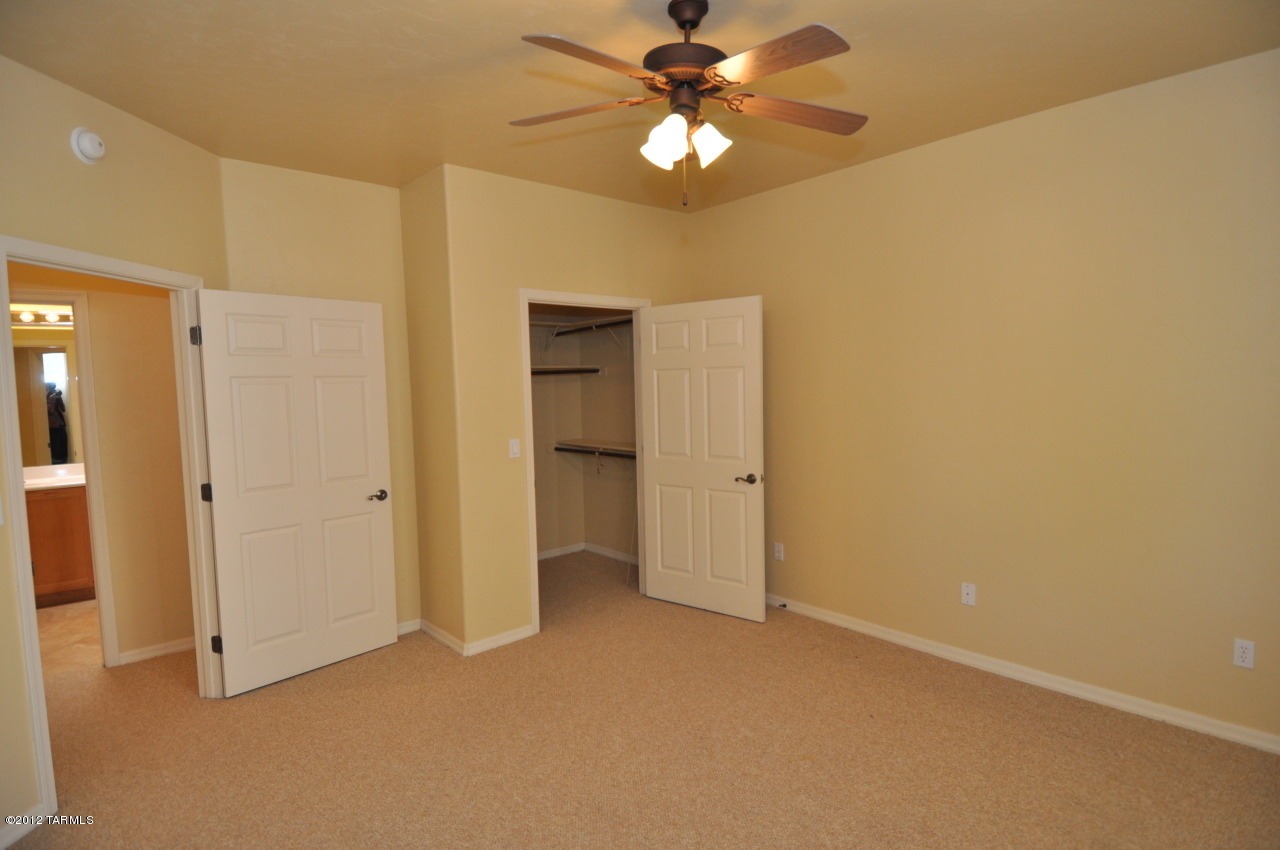 518 W Riverdale Court