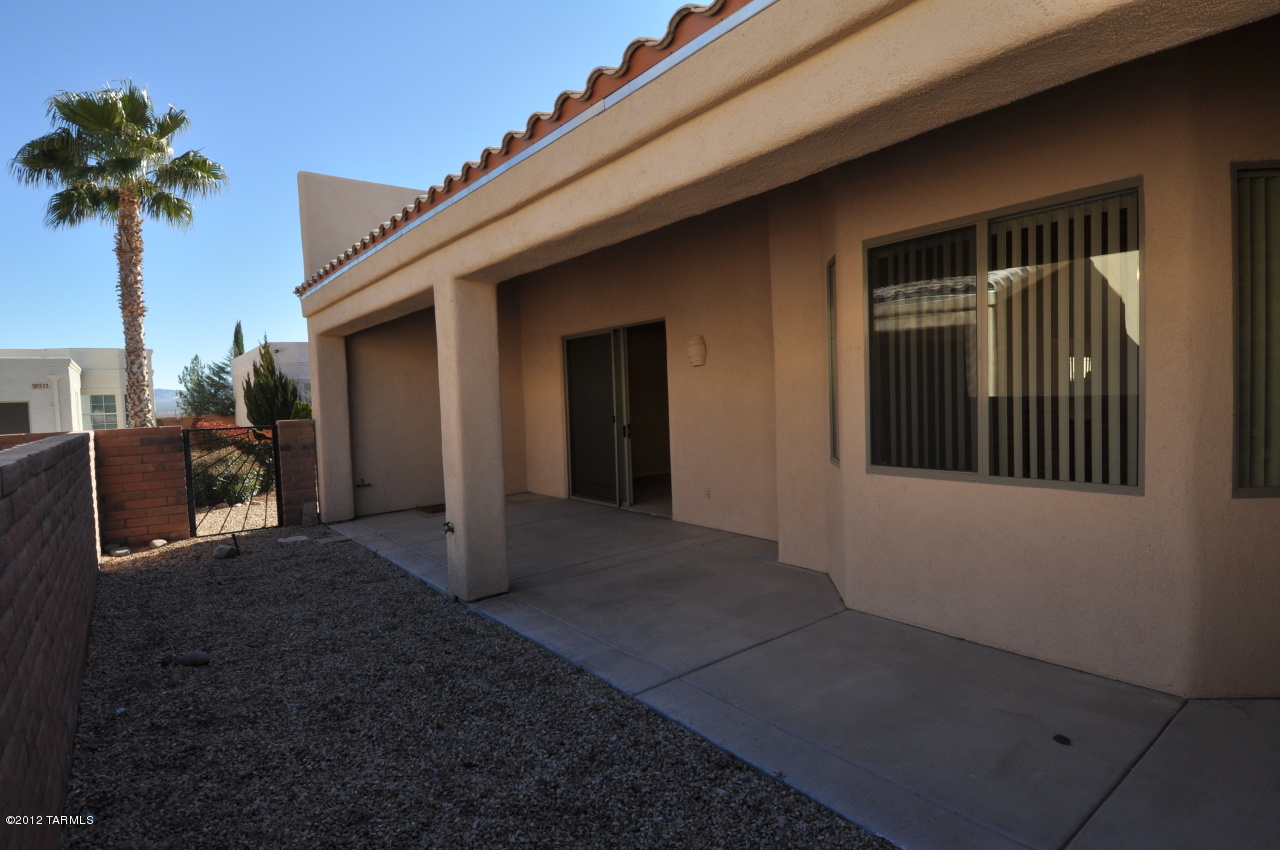 518 W Riverdale Court