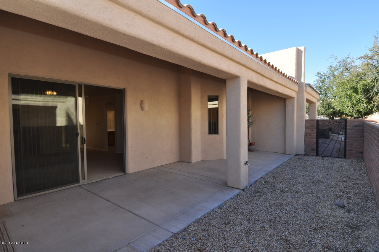 518 W Riverdale Court
