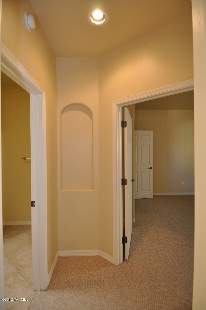 518 W Riverdale Court