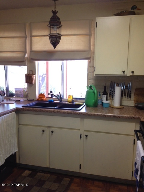 700 W Calle Dadivoso