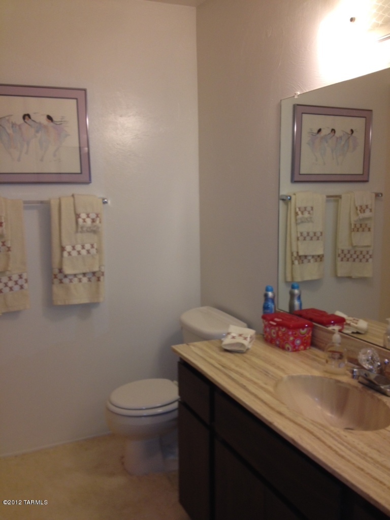 700 W Calle Dadivoso