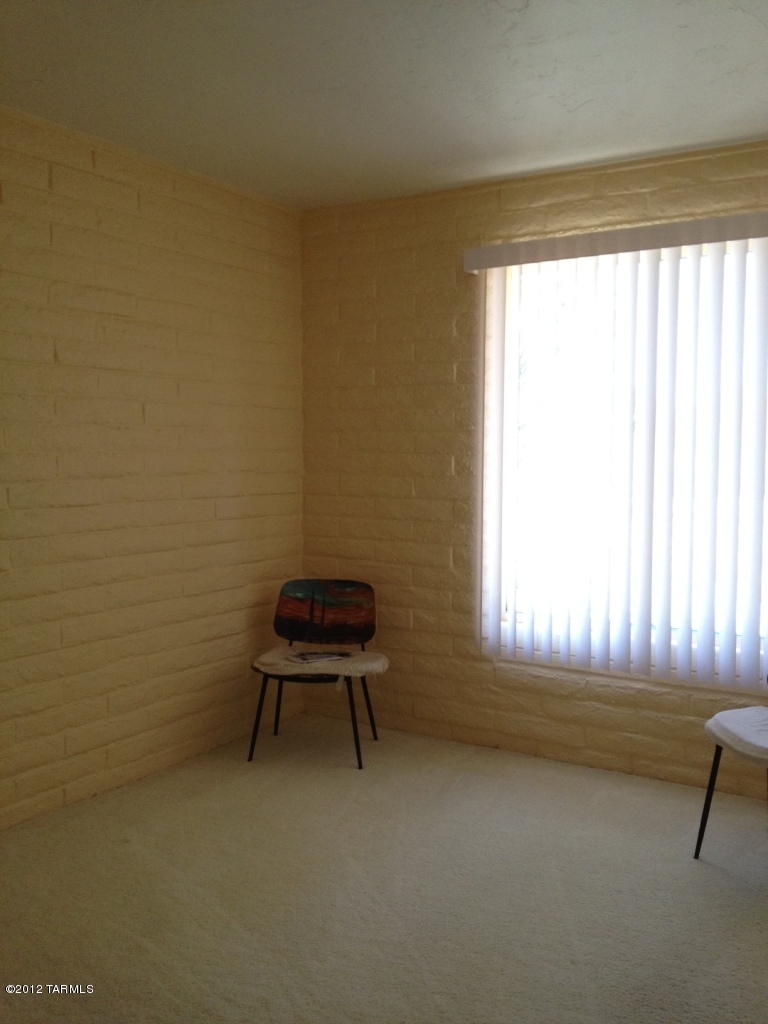 700 W Calle Dadivoso