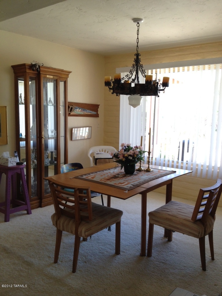 700 W Calle Dadivoso