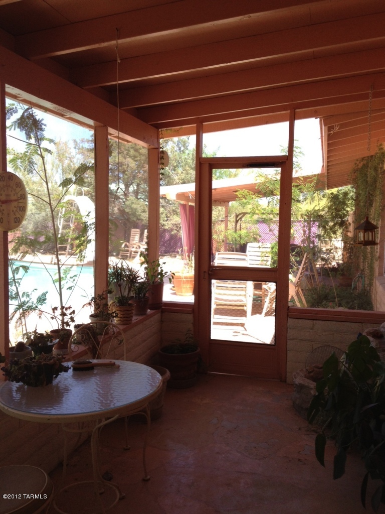 700 W Calle Dadivoso