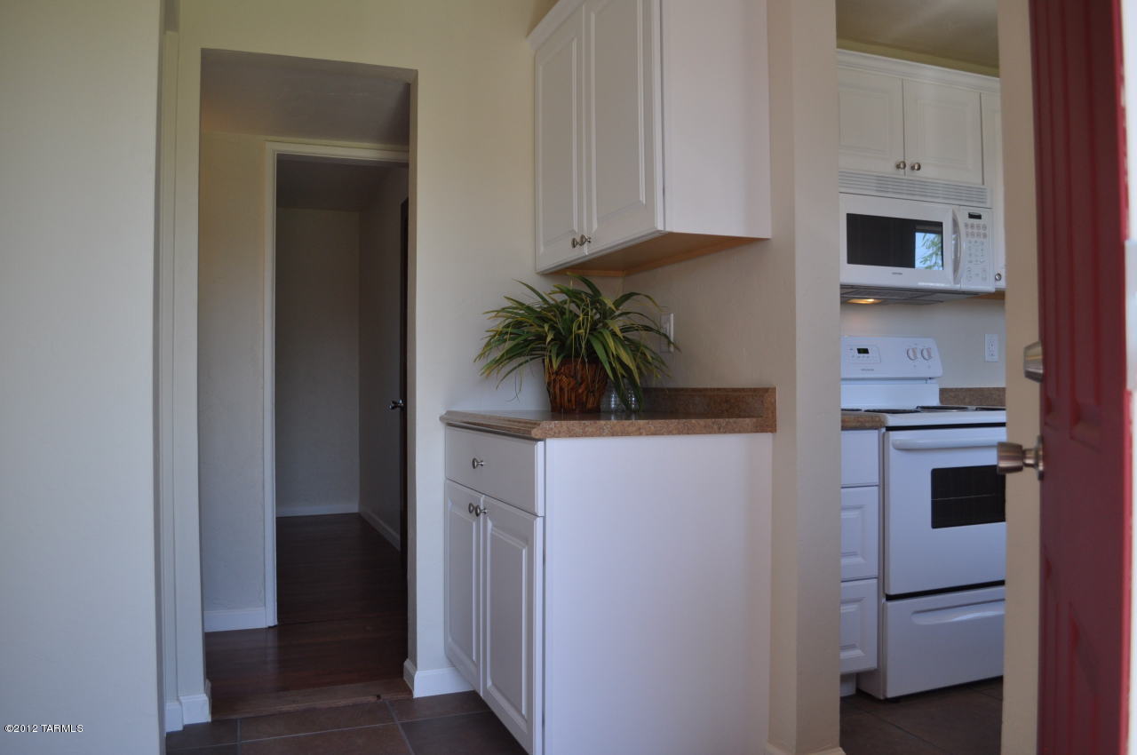 2774 N Dodge Boulevard