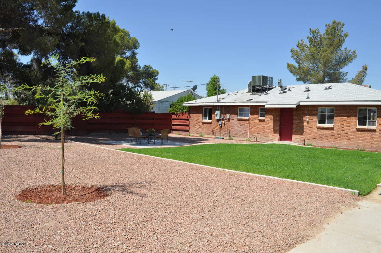 2774 N Dodge Boulevard