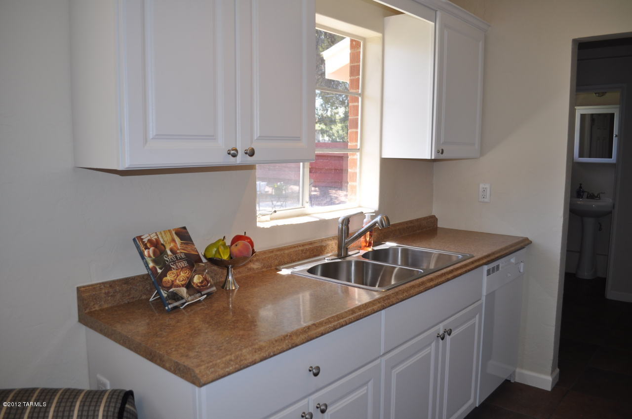 2774 N Dodge Boulevard