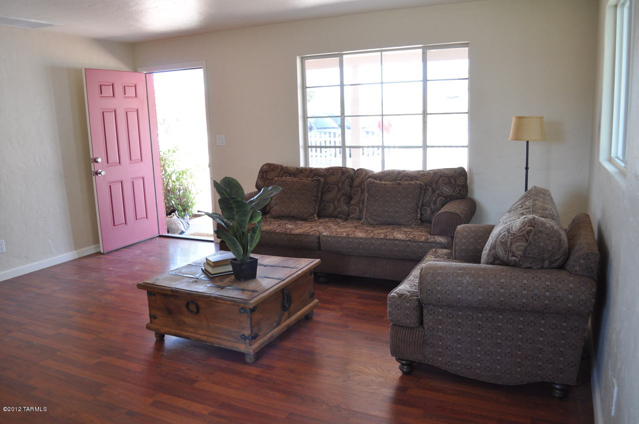 2774 N Dodge Boulevard