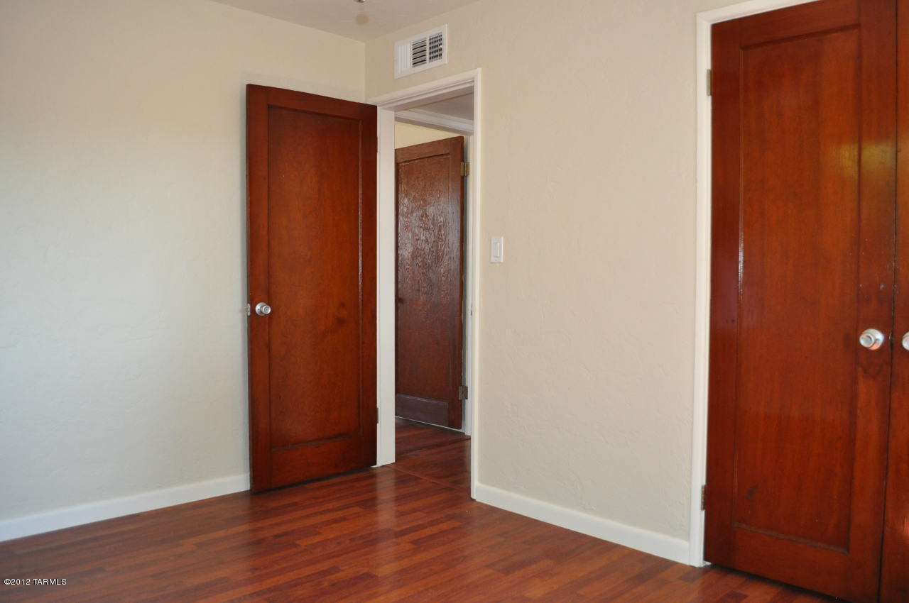 2774 N Dodge Boulevard