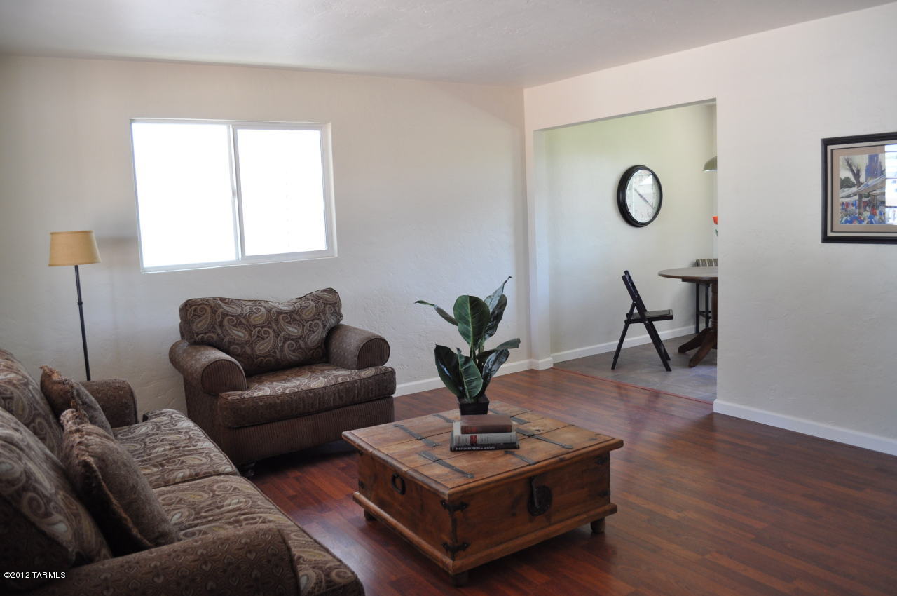 2774 N Dodge Boulevard