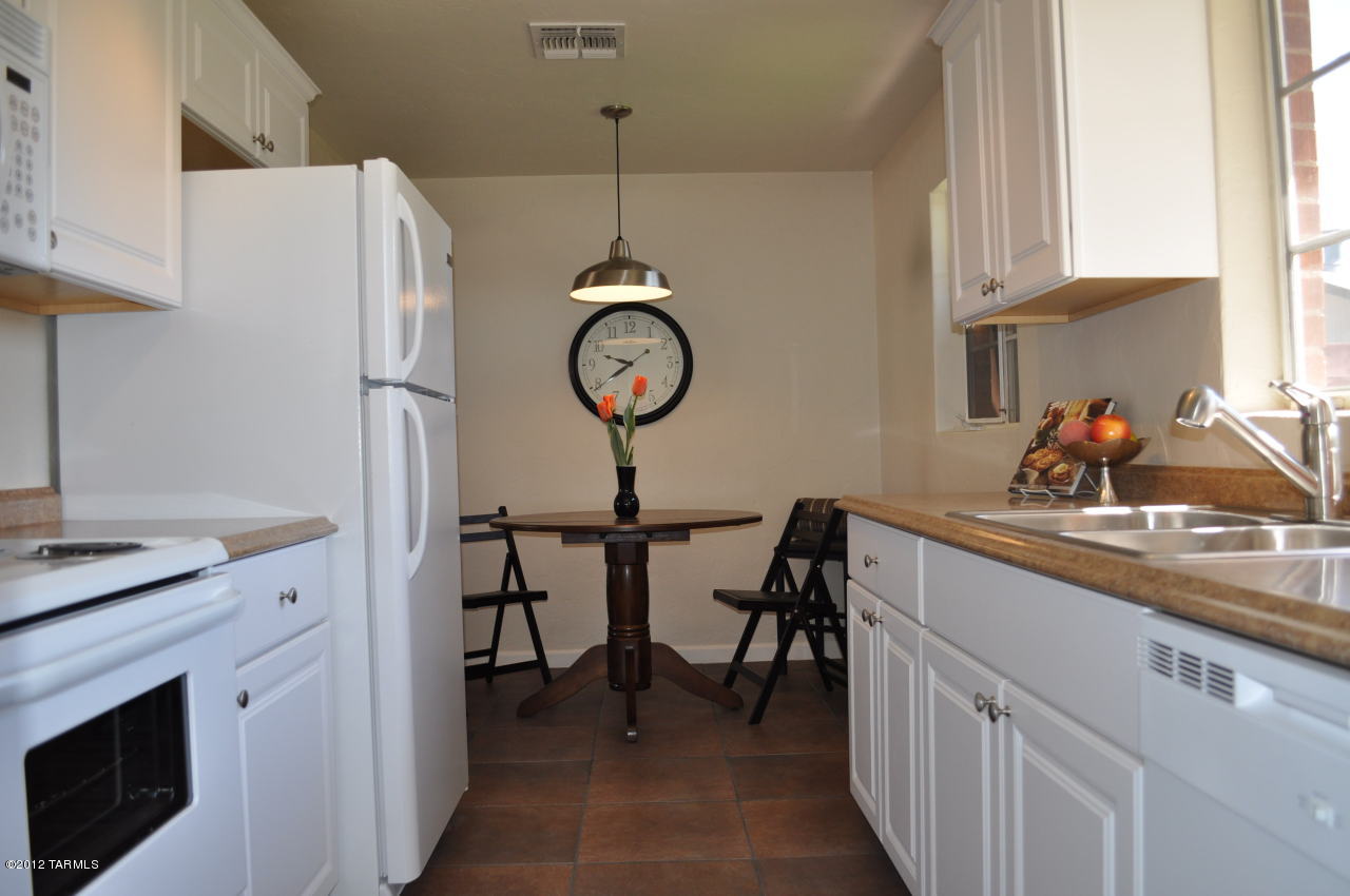 2774 N Dodge Boulevard