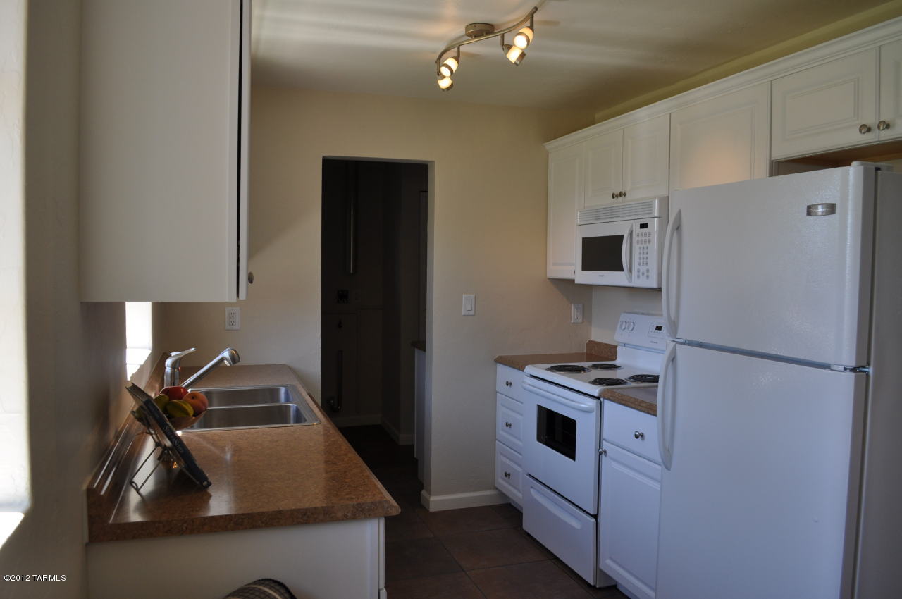 2774 N Dodge Boulevard