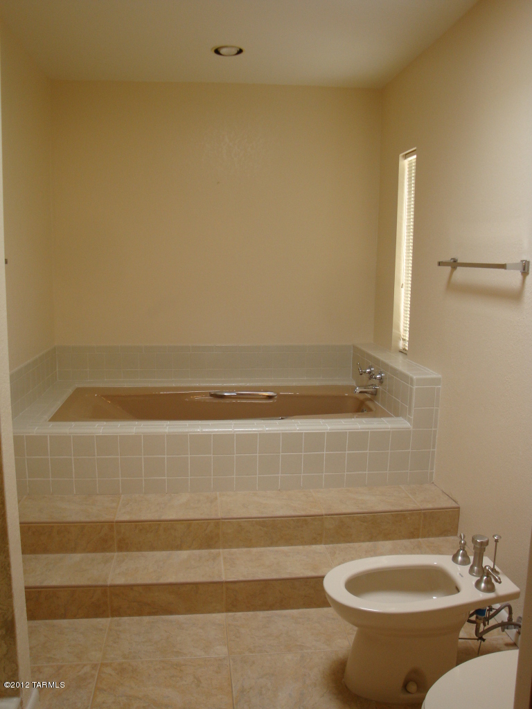 5114 N Placita Barra