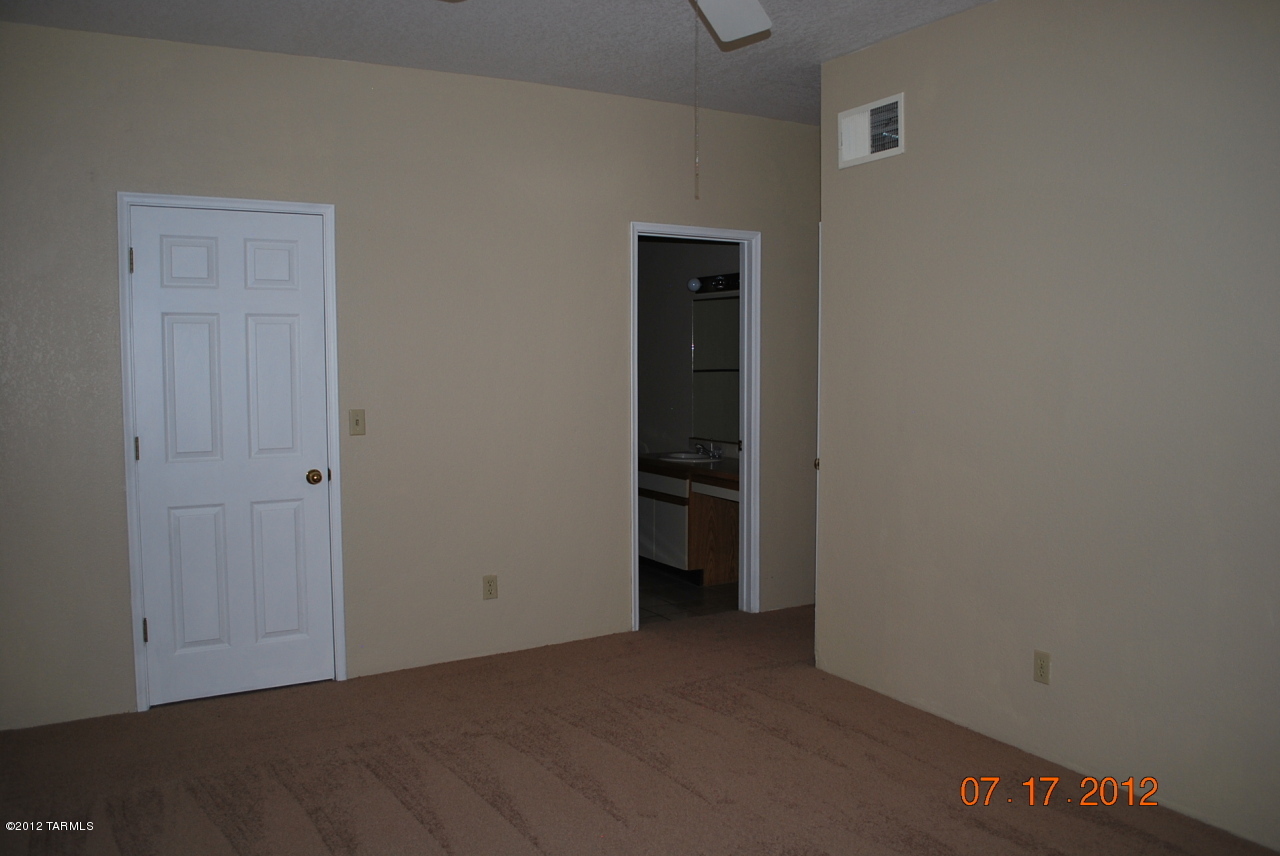 5750 N Camino Esplendora Unit: 125