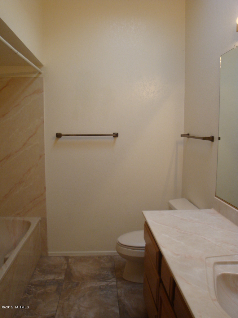 5482 N Via Sempreverde